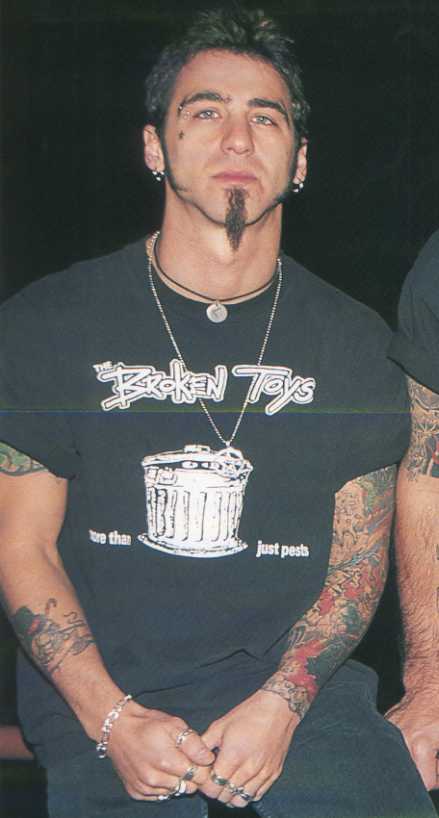 sully19992000mag8.jpg